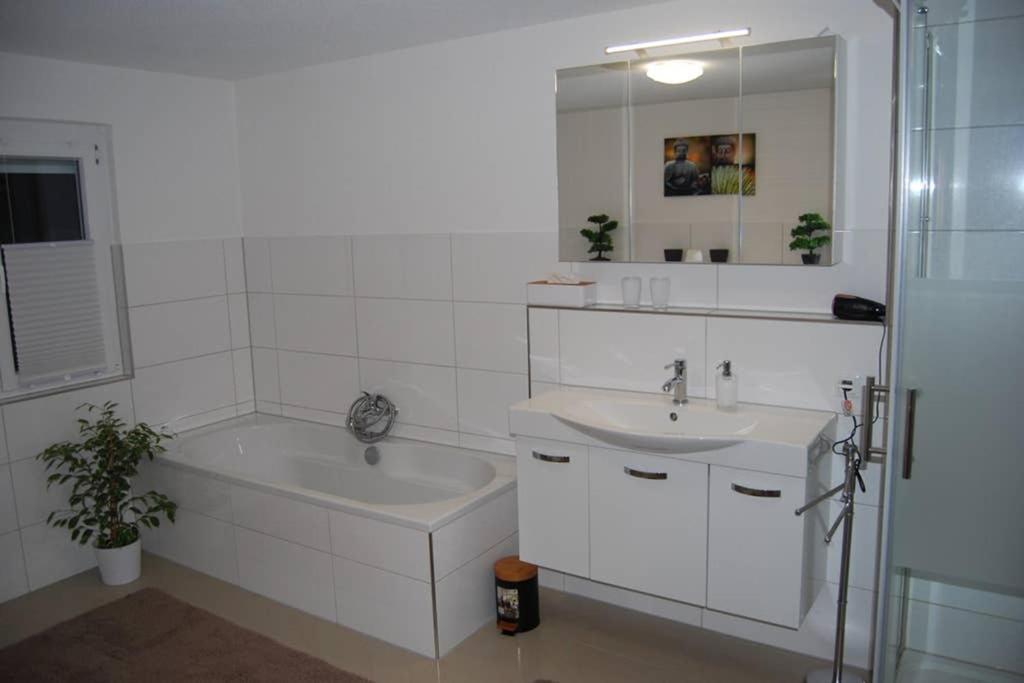 Ferienwohnung Gemütliches ZUHAUSE fühlen Singen  Exterior foto